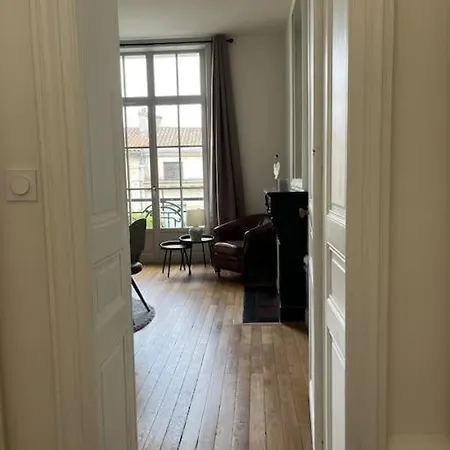 Roof Apartment *